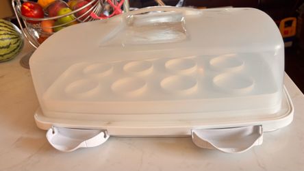 Cupcake carrier
