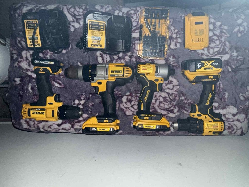 Dewalt DCD793/DCF840/DCD710/DCD980/ 5 Batteries 2 Chargers 1 Bit Box