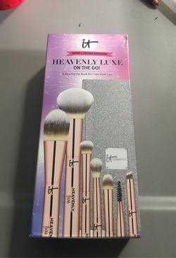 IT cosmetic brushes (limited edition) 40$ OBO