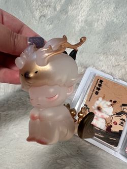Dimoo Stories in the Cup Series “Rooftop Guardian”