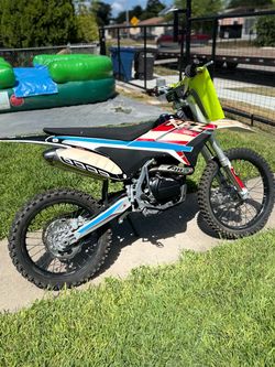 Dirt bike