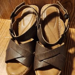 Born b.o.c Wedge Cork Sandals