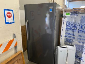FRIGIDAIRE 20.5 CUFT Upright Freezer Model #FFFH21F4QTA
