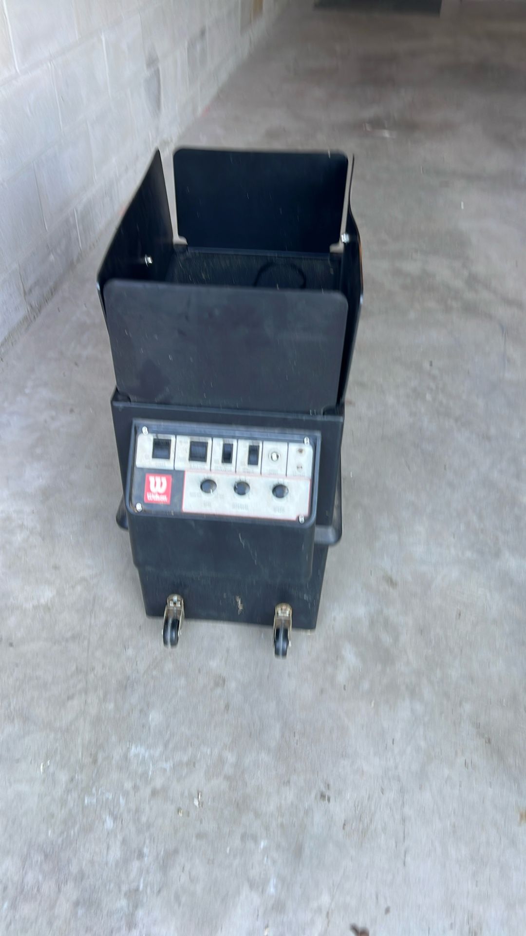 Wilson Tennis Ball Machine