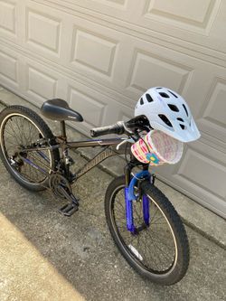 24”Light aluminum frame,21 Speed Schwinn bike, with helmet/good condition, see all pictures posted, pick up in Lake Zürich