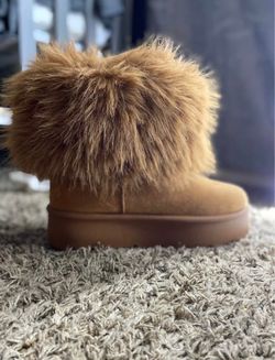 Women's Fuzzy Cuff Slip On Boots