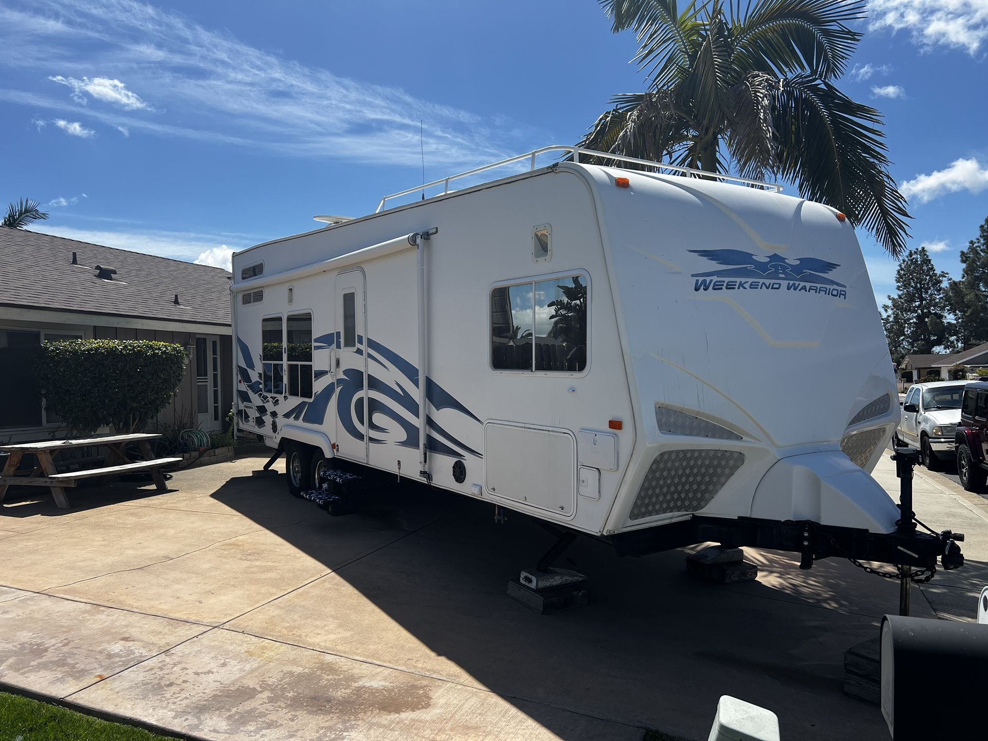 2007 Weekend Warrior 26’front bedroom
