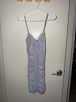h&m blue floral mini dress with ruched detailing - size m