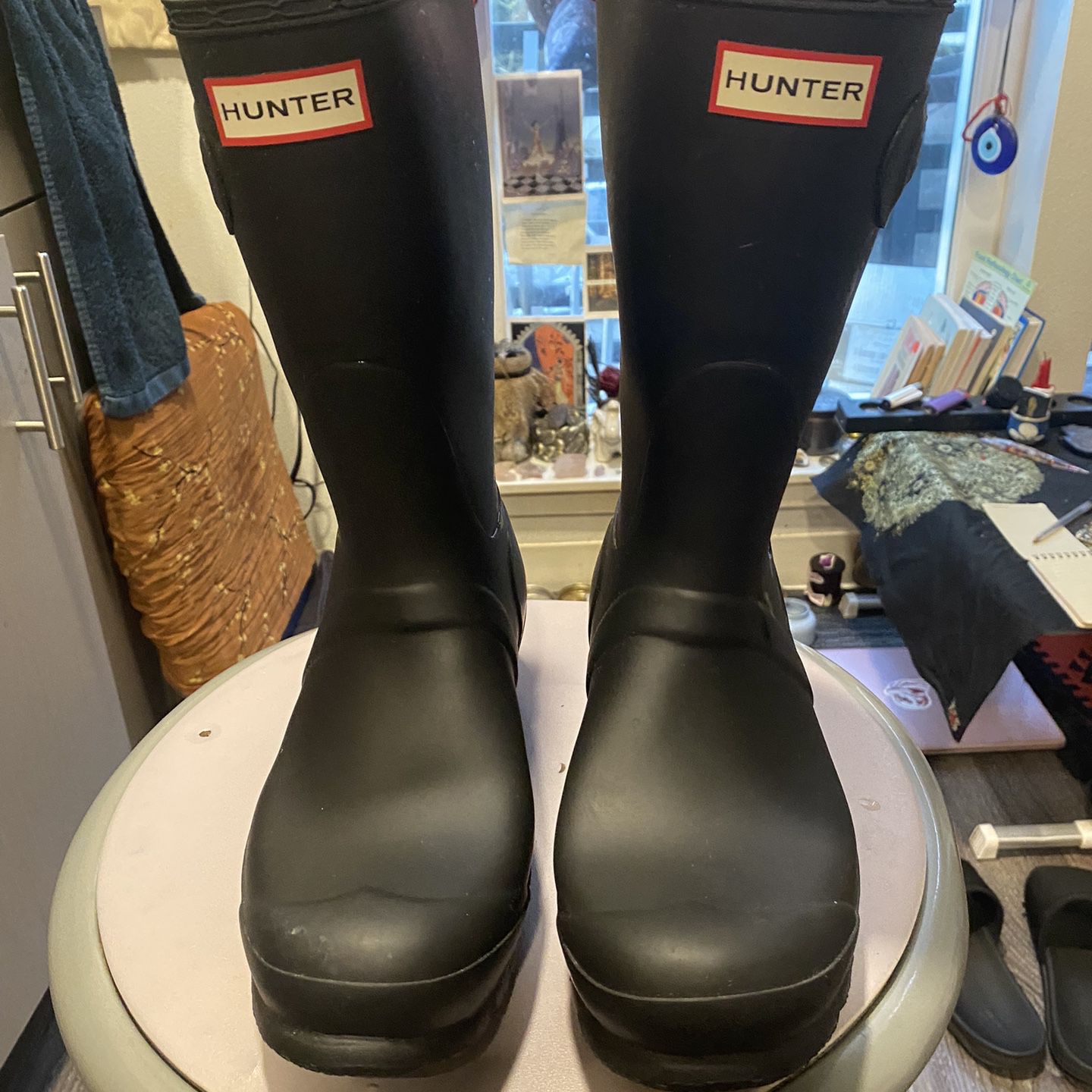 hunter rain boots - size 8 us women 