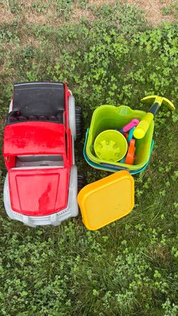 Car and sand toys