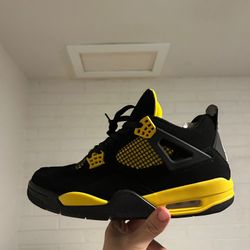 Jordan 4 Thunder 