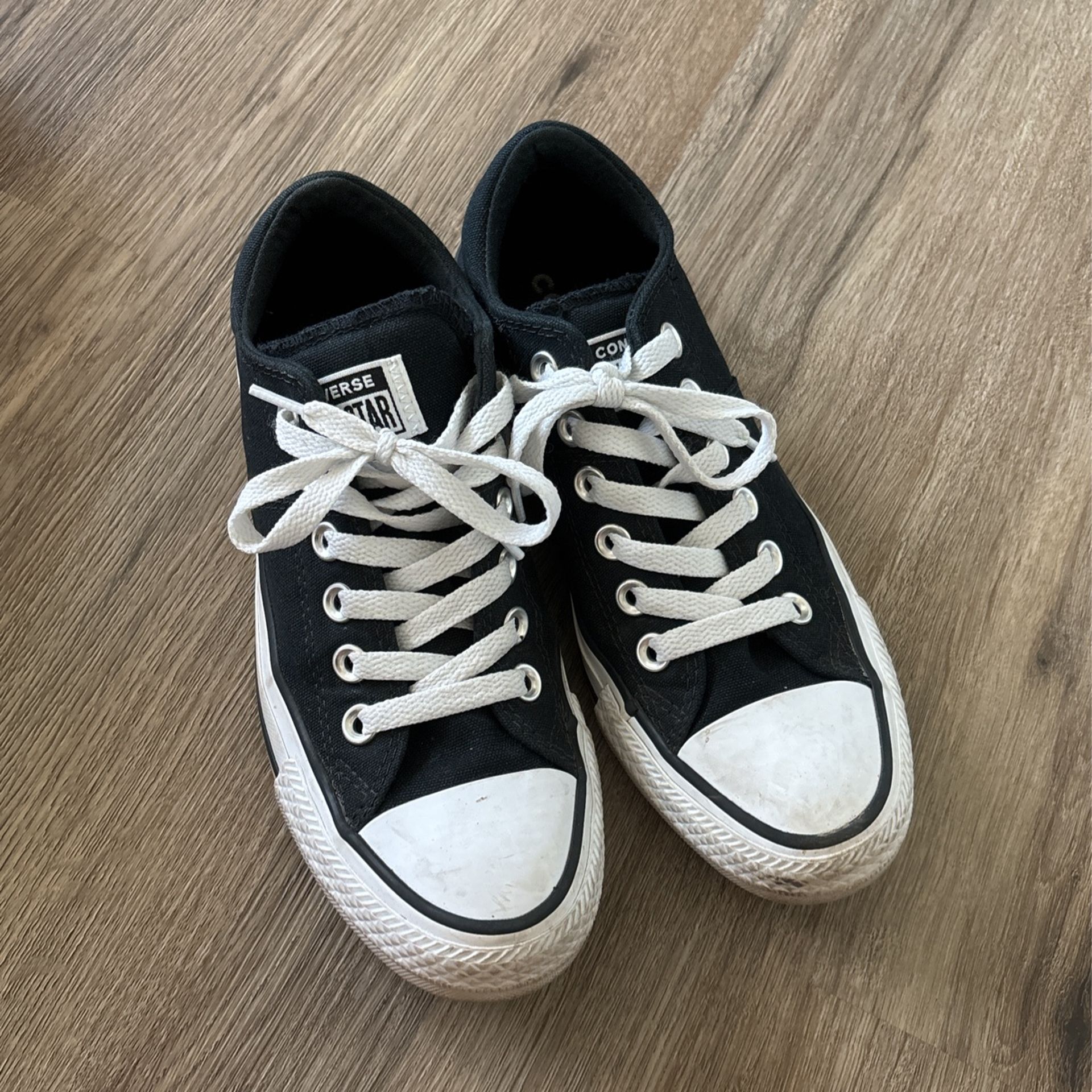 Size 6.5 Converse 