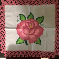 Servilleta bordada a mano 