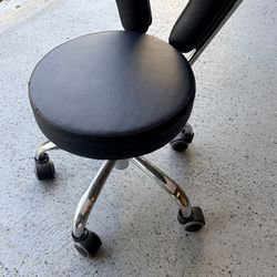 Small nail/salon chair