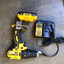 Dewalt 20 V Brushless Drill Kit New