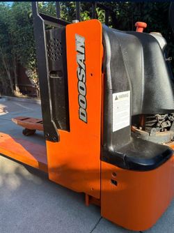 Pallet jack