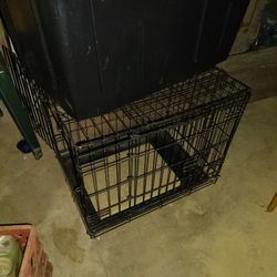ANIMAL PET CRATE / DOG CAT 19 ×17 ×14 STURDY GOOD CONDITION.