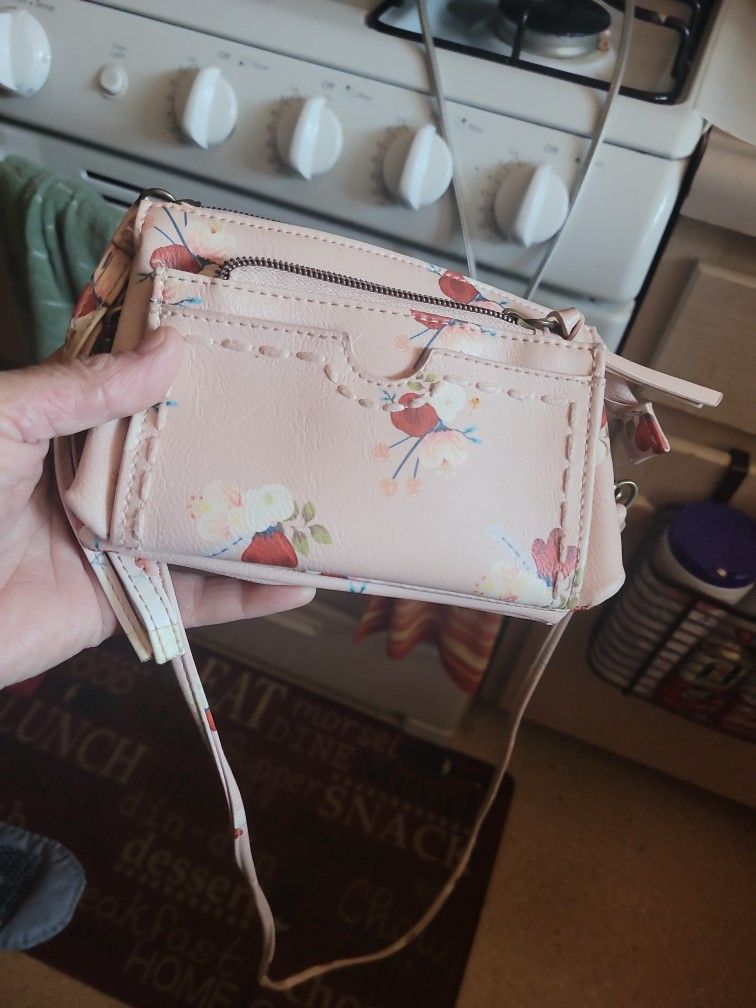 $5 purses.