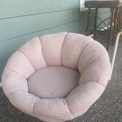 Free: Kids chair. Solid but the color and material make it difficult to clean. Including a grey stretchy cover.