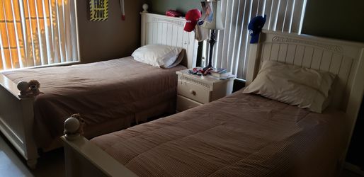 Twin Bed Set