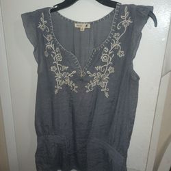 M Size Embroidered Top/Blusa M