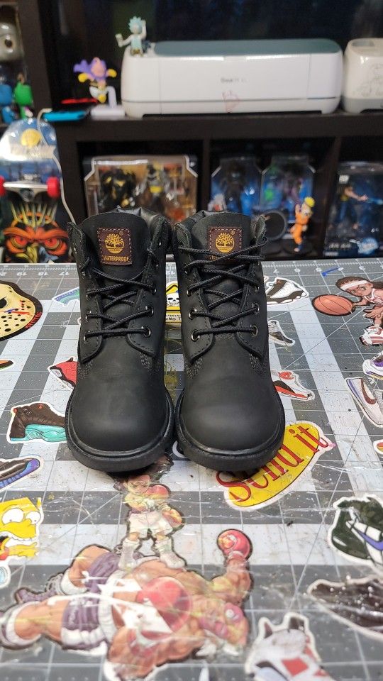 Timberland Classic 6-Inch Boot - Kids Size 11.5