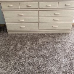 Dresser With 6 Drawers