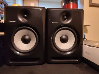 Pioneer Studio Monitor Speakers – Pair