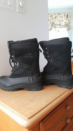 Like new Thinsulate Artic Cat snowmobile boots