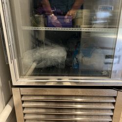 Commercial Fridge/freezer - True Refrigeration Reach-in Glass Swing Door