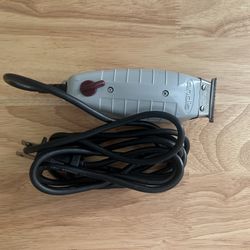 Andis T-Outliner Trimmer With Case