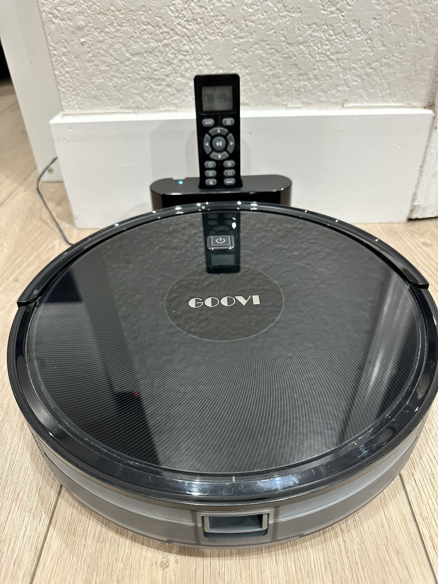 Goovi Robot Vacuum in Box Auto Charge Docking Remote Quiet Strong Suction Black📍Chandler