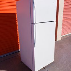 Free Delivery Tall Whirlpool 19 CuFt Top Freezer Refrigerator Glass Shelves Super Clean Like New Works Perfect Fridge