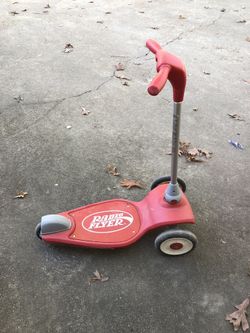 Radio Flyer kids scooter