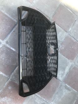 Grille Lexus IS350 F sport 2021