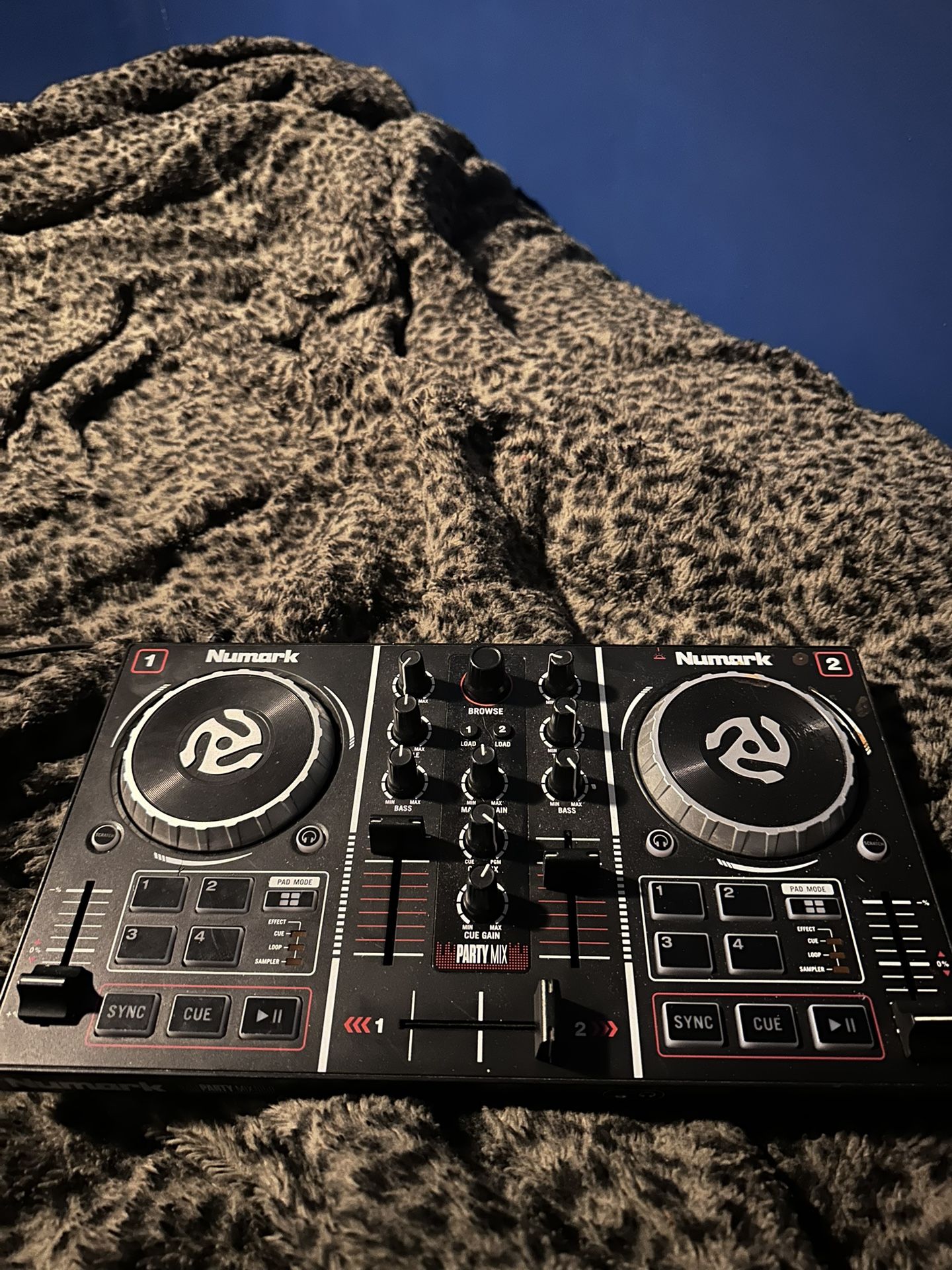 Numark Party Mix DJ Controller