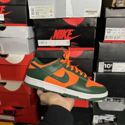 Nike Dunk Low Miami Hurricanes size 9.5 VNDS