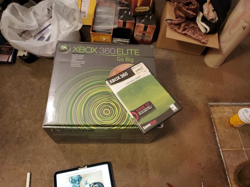 XBOX 360 Elite 120gb Complete With Box Includes Everything Works Great