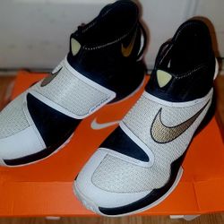 Basketball Shoes (Nike)