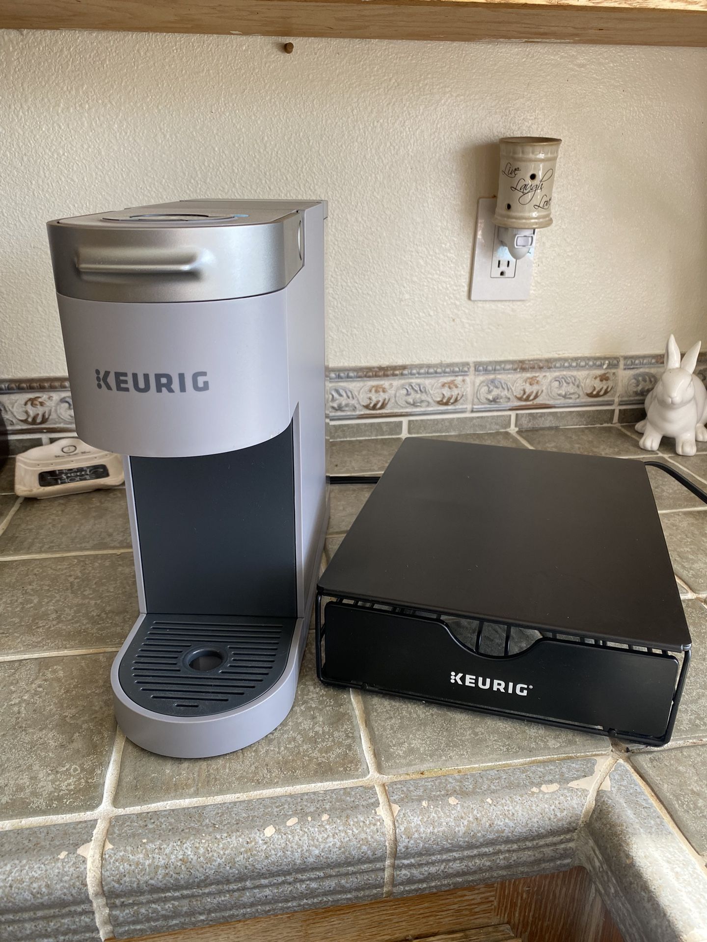 Keurig Slim Iced Coffee maker + K Pod Holder