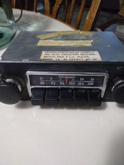 Vtg Volkswagen Blaupunkt AM/FM Car Radio model 2072