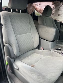 Front Passenger Seat fits 2008-2015 Toyota Tacoma Crew Cab Gray Cloth Manual