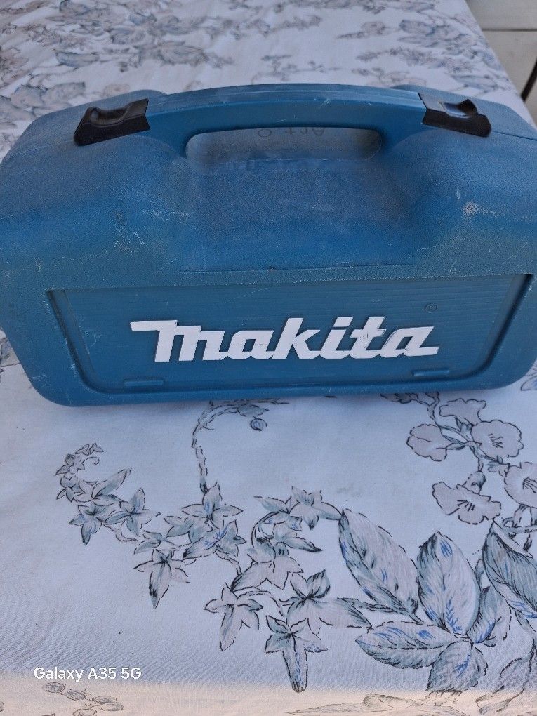Makita Sender Electric