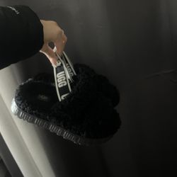 Ugg slippers size 6 1/2
