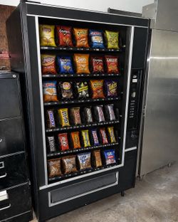 Snack Vending Machine – Fully Working – Great for Business or Passive Income!