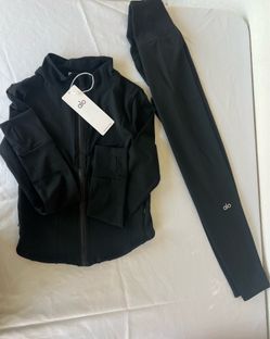 Alo Yoga 2-Piece Set – Black – Size Medium