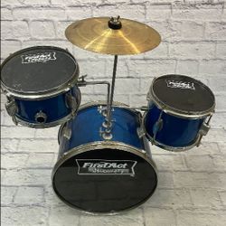 First act discovery blue 4 piece drum set