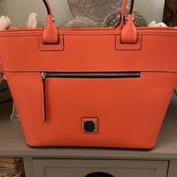 Dooney & Bourke