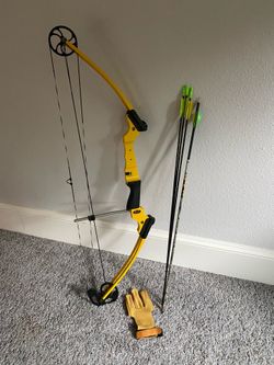 Genesis Yellow Left Handed Compound Bow with Arrows and Archery Glove