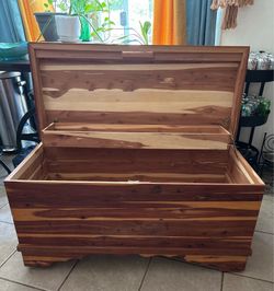 Solid Cedar Hope Chest / Blanket Chest with Lift-Out Tray – 40” x 18” x 20”